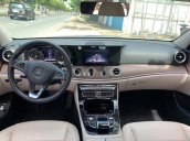 Cần bán gấp Mercedes E200  AT sản xuất 2018 số tự động