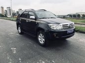 Bán ô tô Toyota Fortuner 2011, màu đen xe nguyên bản