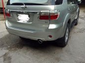 Bán Toyota Fortuner đời 2011, màu bạc, xe gia đình