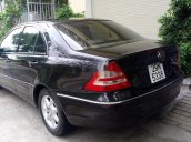 Cần bán lại xe Mercedes đời 2002, màu đen xe nguyên bản