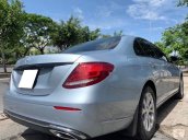 Cần bán gấp Mercedes E200  AT sản xuất 2018 số tự động