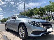 Cần bán gấp Mercedes E200  AT sản xuất 2018 số tự động