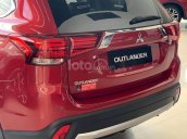 Bán xe Mitsubishi Outlander đời 2019, màu đỏ