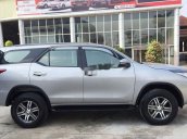 Cần bán gấp Toyota Fortuner năm sản xuất 2019, màu bạc, nhập khẩu nguyên chiếc 