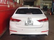 Cần bán lại xe Hyundai Elantra MT đời 2017, màu trắng 