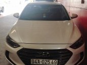 Cần bán lại xe Hyundai Elantra MT đời 2017, màu trắng 