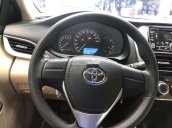 Bán xe Toyota Vios 2019, số sàn, màu vàng cát