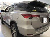 Bán xe Toyota Fortuner đời 2019, màu bạc