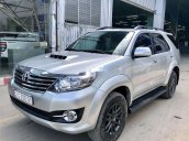 Cần bán gấp Toyota Fortuner sản xuất 2016, màu bạc còn mới