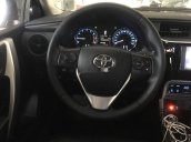 Bán Toyota Corolla Altis 2.0V 2017, màu trắng như mới