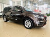 Bán giảm giá - Ưu đãi lớn cuối năm chiếc xe Kia Sedona 2.2 Dat Luxury, sản xuất 2019, màu nâu