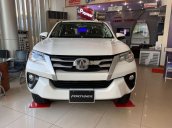 Bán Toyota Fortuner đời 2019, màu trắng, mới 100%, giao ngay