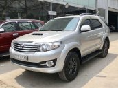 Bán Toyota Fortuner 2.5G đời 2015, màu bạc số sàn