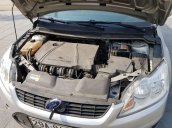 Cần bán gấp Ford Focus 2009, màu bạc số sàn, 215tr