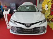 Bán ô tô Toyota Camry sản xuất 2019, màu trắng, xe nhập