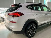 Bán Hyundai Tucson đời 2019, màu trắng, tặng gói phụ kiện