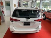 Bán Toyota Fortuner năm 2019, màu trắng, giao xe nhanh