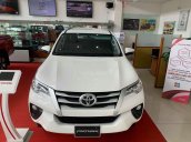 Bán Toyota Fortuner năm 2019, màu trắng, giao xe nhanh