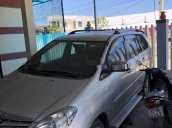 Xe Toyota Innova sản xuất năm 2010, màu bạc còn mới