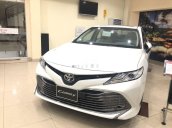 Bán Toyota Camry sản xuất năm 2019, màu trắng, xe nhập. Giao ngay