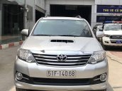 Bán Toyota Fortuner 2.5G đời 2015, màu bạc số sàn