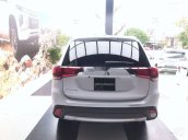 Bán Mitsubishi Outlander 2019, màu trắng, giao xe nhanh