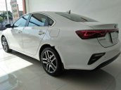 Cần bán lại xe Kia Cerato năm sản xuất 2018, màu trắng còn mới