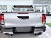 Bán xe Toyota Hilux năm sản xuất 2019, màu bạc, nhập khẩu, mới 100%