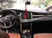 Cần bán xe Toyota Innova sản xuất 2018, màu đỏ còn mới