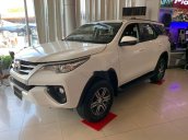 Bán Toyota Fortuner đời 2019, màu trắng, mới 100%, giao ngay