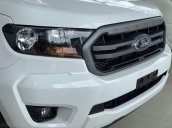 Ford Ranger XLS tặng gói quà tặng 35tr. Nhận xe ngay