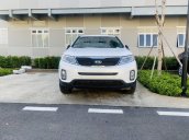 Cần bán Kia Sorento GAT năm sản xuất 2019, màu trắng, giá hợp lí