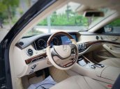 Cần bán lại xe Mercedes S class đời 2017, màu đen còn mới