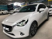 Bán Mazda 2 đời 2018, màu trắng còn mới