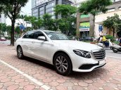 Bán Mercedes E200 năm sản xuất 2019, màu trắng, siêu lướt, mới đăng ký