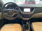 Bán Hyundai Accent đời 2018, màu trắng còn mới