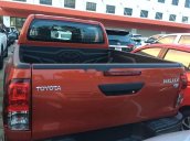 Bán xe Toyota Hilux đời 2019, màu đỏ cam, nhập khẩu nguyên chiếc, giá chỉ 622 triệu