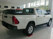 Cần bán xe Toyota Hilux sản xuất 2019, màu trắng, nhập khẩu nguyên chiếc, 662 triệu