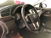 Cần bán gấp Toyota Innova sản xuất năm 2018, màu đỏ, giá tốt