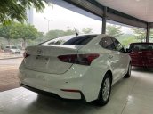 Bán Hyundai Accent đời 2018, màu trắng còn mới