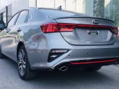 Kia Cerato phiên bản nâng cấp bô đôi cánh lướt gió, kèm nhiều quà tặng và ưu đãi, hỗ trợ trả góp đến 80%