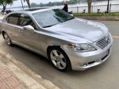 Cần bán gấp Lexus LS năm sản xuất 2010, màu bạc còn mới