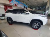 Bán Toyota Fortuner đời 2019, màu trắng, ưu đãi hấp dẫn