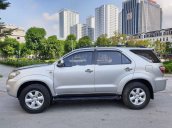 Cần bán gấp Toyota Fortuner 2010, màu bạc còn mới, 410tr