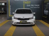 Bán Kia Cerato đời 2018, màu trắng, mới 100%