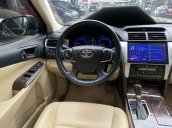 Cần bán gấp Toyota Camry đời 2016, màu đen còn mới