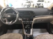 Cần bán xe Hyundai Elantra 1.6AT đời 2019, màu đen, giá cạnh tranh