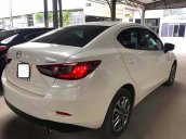 Cần bán gấp Mazda 2 màu trắng, nhập khẩu nguyên chiếc chính hãng