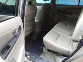 Cần bán lại xe Toyota Innova 2.0E năm 2016, màu vàng, số sàn