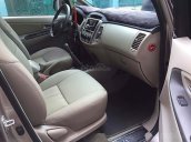 Cần bán lại xe Toyota Innova 2.0E năm 2016, màu vàng, số sàn